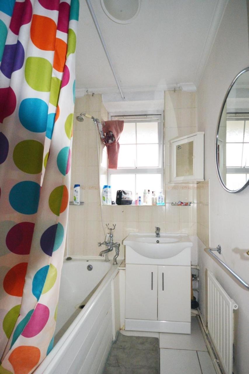 Affordable Double In Trendy Angel, Islington